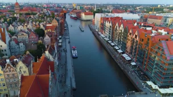 Panorama Downtown River Motlawa Gdaňsk Srodmiescie Rzeka Dlugie Pobrzeze Aerial — Stock video