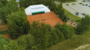 Tenis kortları Pila Korty Tenisowe Havacılık Görünümü Polonya. Yüksek kalite 4k görüntü