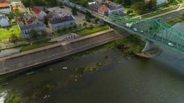 Bulwary Yeşil Köprü Nehri Vistula Wloclawek En Zielony Wisla Hava Manzarası Polonya. Yüksek kalite 4k görüntü