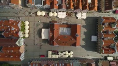 Old Town Market Meydanı Olsztyn, Miasto Ratusz Hava Manzaralı Polonya 'ya bakıyor. Yüksek kalite 4k görüntü