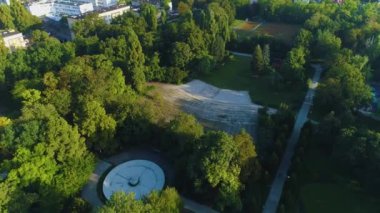 Bydgoszcz Park Ludowy Havaalanı Polonya 'da Halk Parkı. Yüksek kalite 4k görüntü