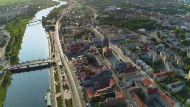 Güzel Panorama Nehri Warta Bulwar Gorzow Rzeka En Havadan Görünümlü Polonya. Yüksek kalite 4k görüntü
