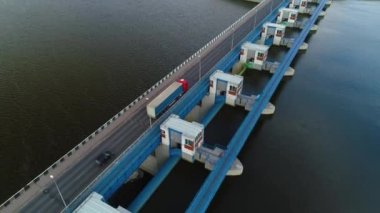 Dam Nehri Vistula Wloclawek Zapora Wisla Krajobraz Hava Görüntüsü Polonya. Yüksek kalite 4k görüntü
