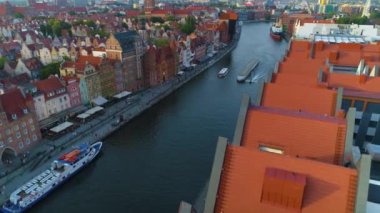 Motorboat River Motlawa Gdansk Srodmiescie Motorowka Hava Manzaralı Polonya. Yüksek kalite 4k görüntü