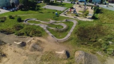 Pumptrack Rumia Bikepark Bojanowski Havayolları Polonya. Yüksek kalite 4k görüntü