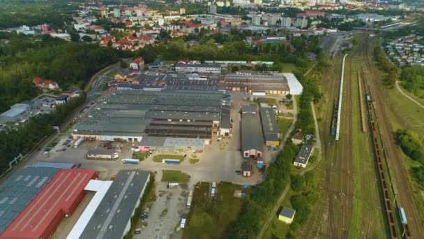 Armazéns Trilhas Ferroviárias Pila Magazyny Tory Kolejowe Aerial View Poland — Vídeo de Stock