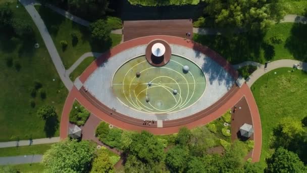 Central Park Fountain Olsztyn Fontanna Uklad Sloneczny Aerial View Lengyelország — Stock videók