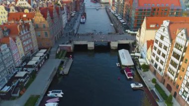 Green Bridge Downtown Gdansk Zielony Most Motlawa River Aerial View Poland. Yüksek kalite 4k görüntü