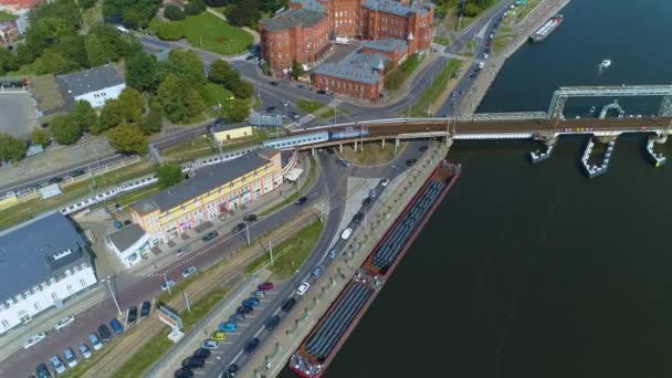 Waterfront Nabrzeze Wieleckie Puente Ferroviario Szczecin Most Kolejowy Vista Aérea — Vídeo de stock