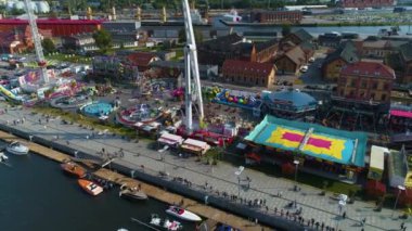 Tatil Parkı Nabrzeze Starowka Szczecin Tekerlekli Havadan Polonya. Yüksek kalite 4k görüntü