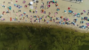 Güzel sahil Baltık Denizi Krynica Morska Plaza Hava Manzarası Polonya. Yüksek kalite 4k görüntü