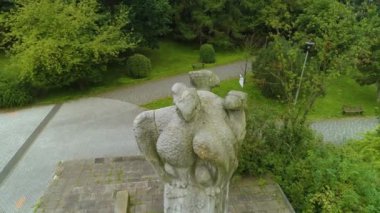 Park Tadeusza Kosciuszki Anıtı Koszalin Pomnik Hava Görüntüsü Polonya. Yüksek kalite 4k görüntü