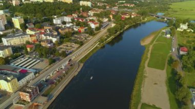 Güzel Panorama Nehri Warta Bulwar Gorzow Rzeka En Havadan Görünümlü Polonya. Yüksek kalite 4k görüntü