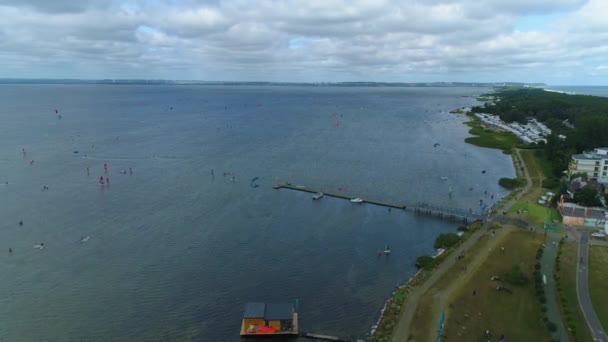 Windsurfing Bay Chalupy Zatoka Pucka Aerial View Poland Vysoce Kvalitní — Stock video