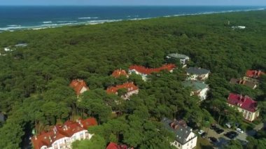 Daire Jurata Hotel Las Aerial View Polonya. Yüksek kalite 4k görüntü