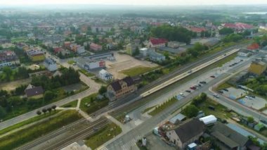 Güzel Peyzaj Demiryolu İstasyonu Puck Hava Manzaralı Polonya. Yüksek kalite 4k görüntü