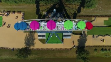 Leba Parkı 'ndaki lunapark Rozrywki Leba Parkı Havacılık Manzarası Polonya. Yüksek kalite 4k görüntü