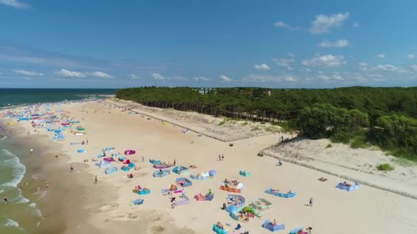 Ландшафтный Пляж Rowy Plaza Aerial View Poland Высококачественные Кадры — стоковое видео