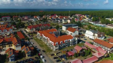 Güzel Peyzaj Evleri Leba Domy Piekny Krajobraz Hava Manzaralı Polonya. Yüksek kalite 4k görüntü