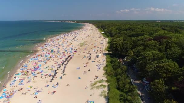 Пляж Балтийского Моря Ustka Plaza Morze Baltyckie Воздушный Вид Польши — стоковое видео