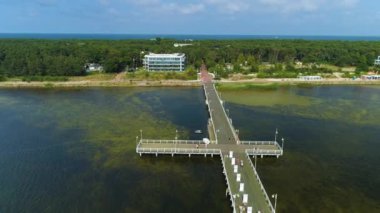 Jurata Körfezi 'ndeki Jurata Molo Zatoka Havacılık Görünümü Polonya. Yüksek kalite 4k görüntü