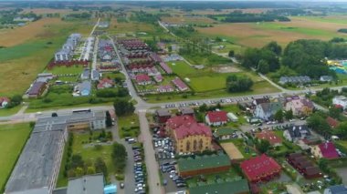 Güzel Peyzaj Apartmanları Sarbinowo Krajobraz Domki Hava Manzaralı Polonya. Yüksek kalite 4k görüntü