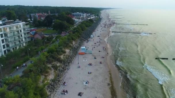 Prachtig Uitzicht Het Strand Mielno Plaza Centrum Vanuit Lucht Polen — Stockvideo