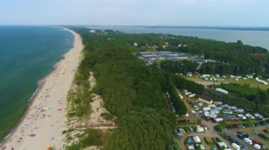 Panorama Baltık Denizi Plajı Uniescie Mielno Plaza Morze Havacılık Görünümü Polonya. Yüksek kalite 4k görüntü