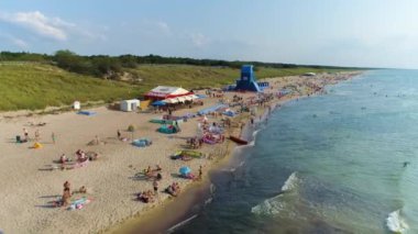 Batı Sahili Darlowo Plaza Zachodnia Havacılık Görünümü Polonya. Yüksek kalite 4k görüntü