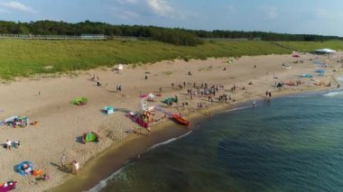 Batı Sahili Darlowo Plaza Zachodnia Havacılık Görünümü Polonya. Yüksek kalite 4k görüntü