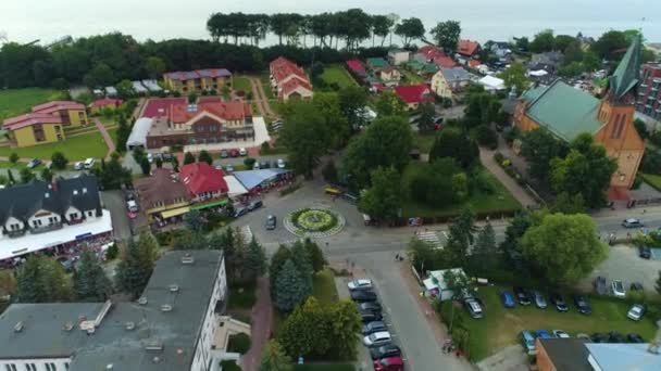 Centrum Rondo Ustronie Morskie Centrum Chrobrego Wojska Polskiego Aerial View — Stock video
