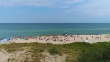 Plaj Baltık Denizi Tembel Plaza Morze Baltyckie Hava Manzaralı Polonya. Yüksek kalite 4k görüntü