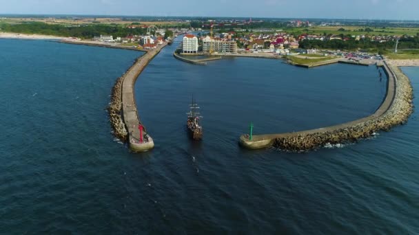 Boat Breakwater Port Darlowo Falochron Port Aerial View Polen Hochwertiges — Stockvideo