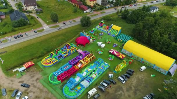 Amusement Park Sarbinowo Dmuchany Park Rozrywki Aerial View Poland 고품질 — 비디오