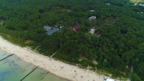 Top Down Beach Mer Baltique Ustronie Morskie Plaza Morze Baltycki Vue Aérienne Pologne. Images 4k de haute qualité