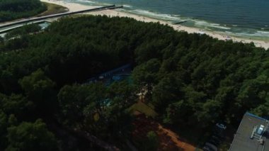 Yüzme Havuzu Ormanı Dzwirzyno Basen Las Aerial View Polonya. Yüksek kalite 4k görüntü