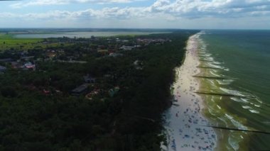 Panorama Sahili Baltık Denizi Dzwirzyno Plaza Morze Havacılık Görünümü Polonya. Yüksek kalite 4k görüntü
