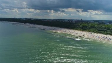 Panorama Sahili Baltık Denizi Kolobrzeg Plaza Morze Baltyckie Hava Görüntüsü Polonya. Yüksek kalite 4k görüntü