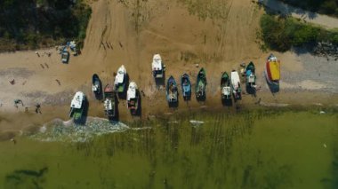 Yukarı Balıkçılık Limanı Jaroslawiec Przystan Rybacka Hava Görüntüsü Polonya. Yüksek kalite 4k görüntü