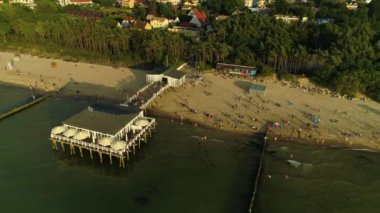 Pier Ustronie Morskie Molo Busola İçki Çubuğu Hava Görüntüsü Polonya. Yüksek kalite 4k görüntü