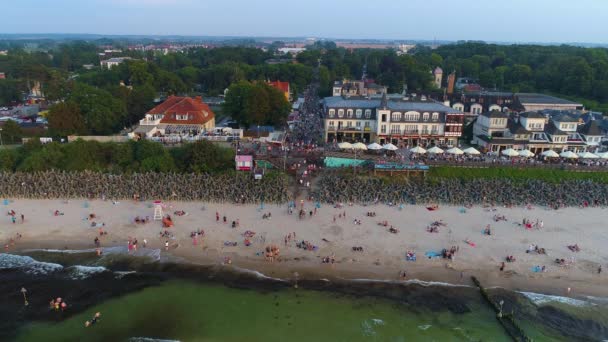 Krásná Pláž Mielno Plaza Centrum Aerial View Polsko Vysoce Kvalitní — Stock video