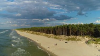 Plaj Baltık Denizi Rogowo Plaza Morze Baltyckie Hava Görüntüsü Polonya. Yüksek kalite 4k görüntü