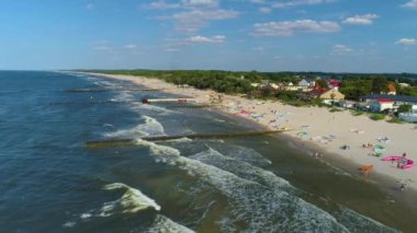 Plaj Baltık Denizi Niechorze Plaza Morze Baltyckie Hava Manzarası Polonya. Yüksek kalite 4k görüntü