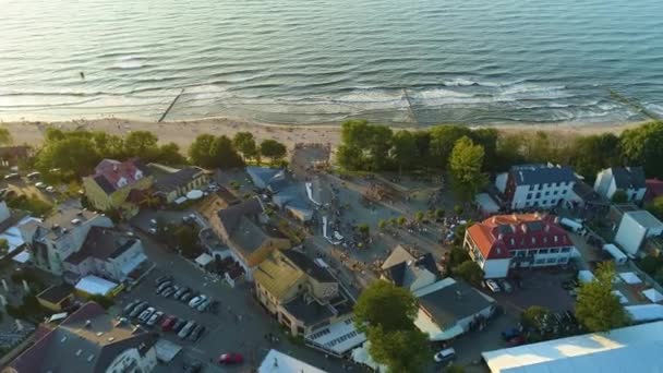 Πλατεία Φάλαινας Στο Rewal Plac Wielorybow Aerial View Πολωνία Υψηλής — Αρχείο Βίντεο