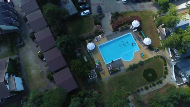 Holiday Resort Pool Niechorze Osrodek Wczasowy Mewa Aerial View Polsko — Stock video
