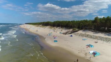 Plaj Baltık Denizi Pogorzelica Plaza Morze Baltyckie Hava Görüntüsü Polonya. Yüksek kalite 4k görüntü