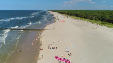 Plaj Baltık Denizi Niechorze Plaza Morze Baltyckie Hava Manzarası Polonya. Yüksek kalite 4k görüntü