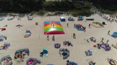 Plaj Trambolini Mrzezyno Plaza Trampolina Hava Manzarası Polonya. Yüksek kalite 4k görüntü