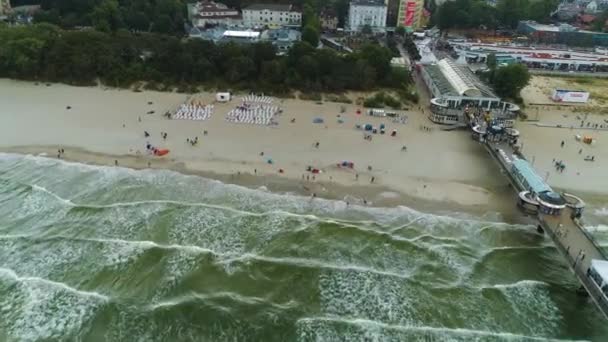 Pier Beach Mar Báltico Miedzyzdroje Molo Plaza Vista Aérea Polonia — Vídeos de Stock