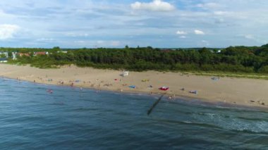 Sahil Baltık Denizi Dziwnow Plaza Morze Baltyckie Hava Görüntüsü Polonya. Yüksek kalite 4k görüntü